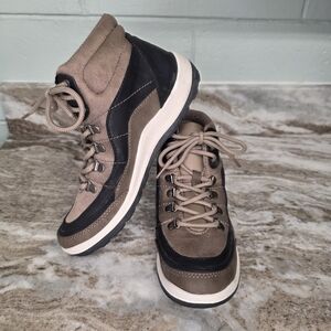 Bare Traps Kamber Lace Up Hiking Boot Taupe Women's Size 7 New